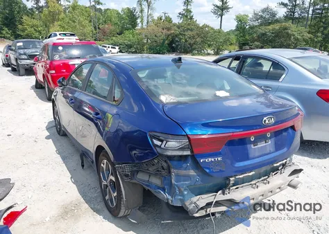 2021 Kia Forte Lxs z USA, uszkodzony, nr VIN 3KPF24AD5ME291444